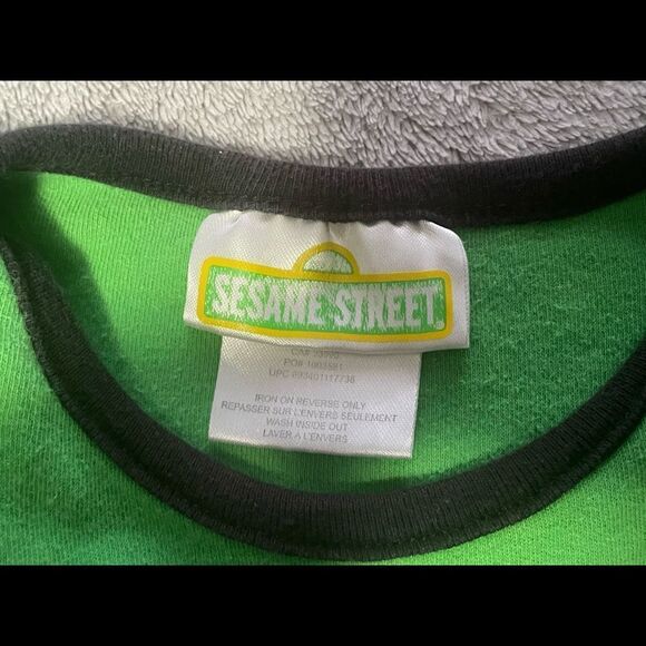 Sesame Street Oscar The Grouch Sleeper Size 12-18 Months VGUC - Picture 2 of 4